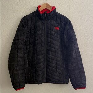 The North Face Boys ThermoBall Black & Red Insulated Jacket Size XL (18-20)
